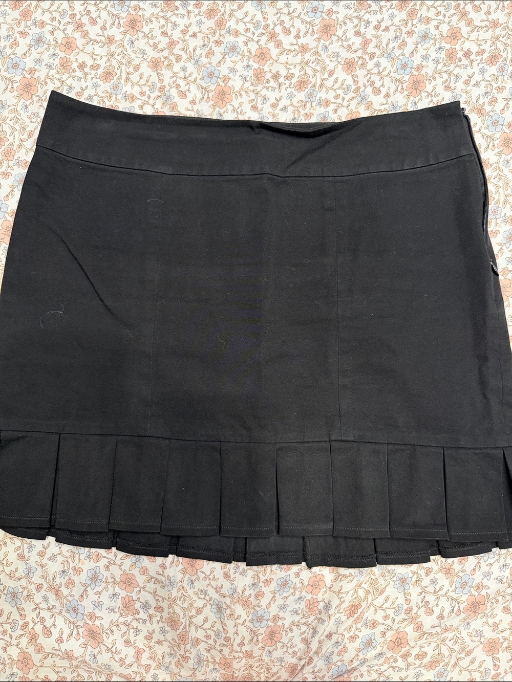 Victoria's Secret Black Pleated Trim Mini Skirt